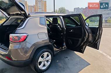 Внедорожник / Кроссовер Jeep Compass 2018 в 