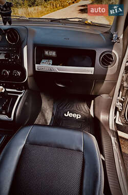 Внедорожник / Кроссовер Jeep Compass 2016 в 