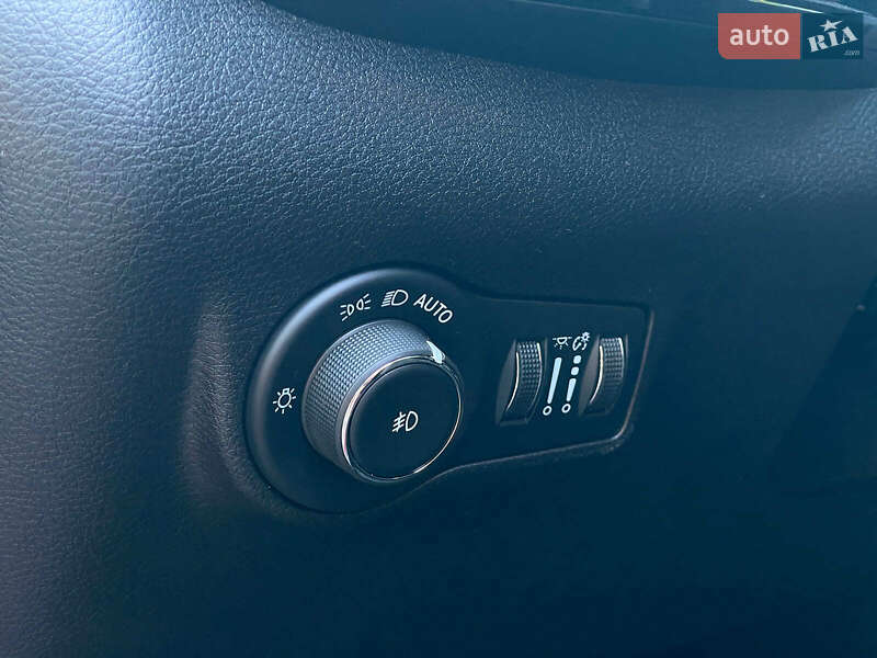 Позашляховик / Кросовер Jeep Compass 2023 в Києві фото 30 Позашляховик / Кросовер Jeep Compass 2023 в Києві