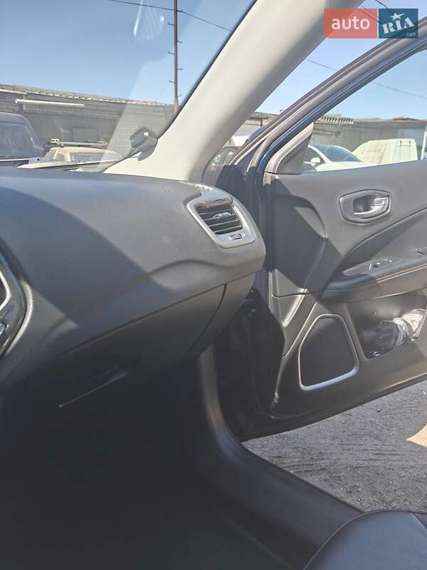 Позашляховик / Кросовер Jeep Compass 2017 в Києві