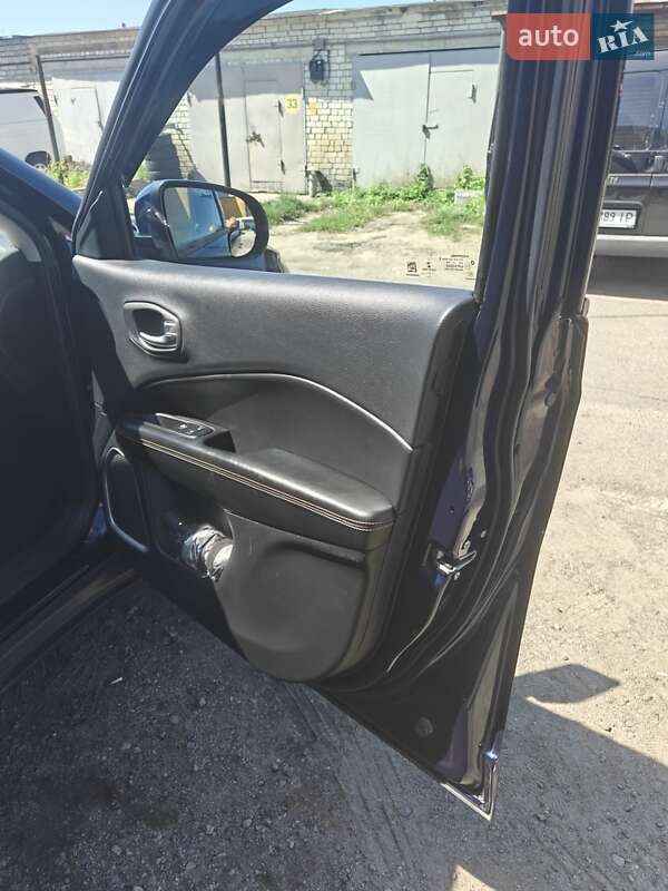 Позашляховик / Кросовер Jeep Compass 2017 в Києві