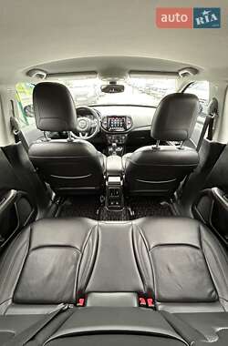 Внедорожник / Кроссовер Jeep Compass 2017 в 