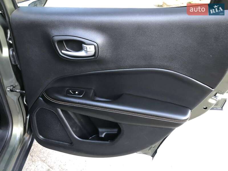 Внедорожник / Кроссовер Jeep Compass 2017 в Хмельницком
