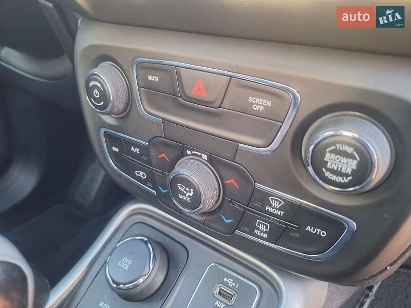 Внедорожник / Кроссовер Jeep Compass 2020 в Киеве