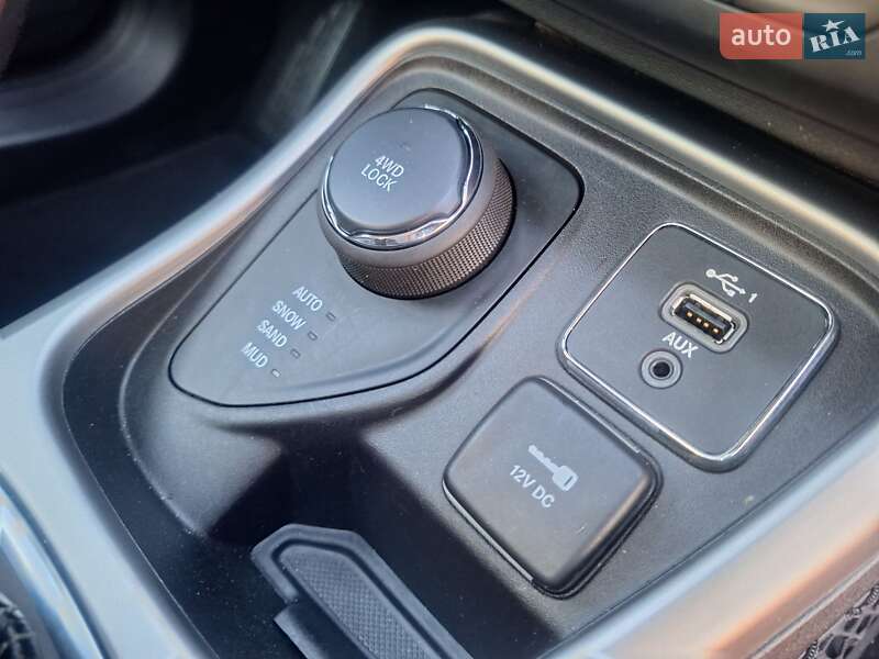 Внедорожник / Кроссовер Jeep Compass 2020 в Киеве