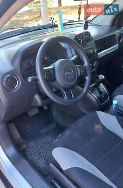 Внедорожник / Кроссовер Jeep Compass 2013 в 