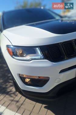 Внедорожник / Кроссовер Jeep Compass 2018 в 