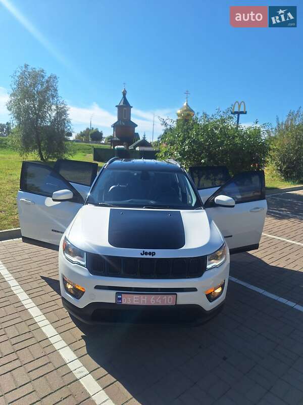 Внедорожник / Кроссовер Jeep Compass 2018 в Киеве
