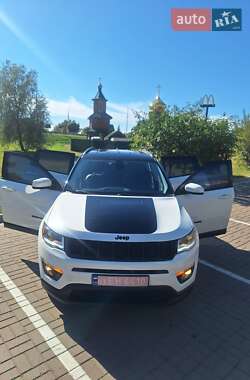 Внедорожник / Кроссовер Jeep Compass 2018 в 