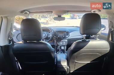 Внедорожник / Кроссовер Jeep Compass 2018 в 