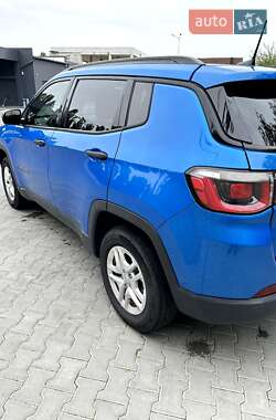 Внедорожник / Кроссовер Jeep Compass 2017 в 