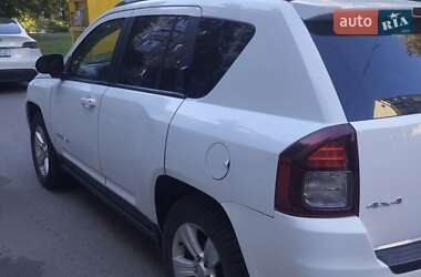 Внедорожник / Кроссовер Jeep Compass 2015 в 