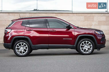 Внедорожник / Кроссовер Jeep Compass 2022 в 