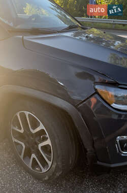 Внедорожник / Кроссовер Jeep Compass 2017 в 