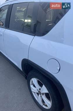Внедорожник / Кроссовер Jeep Compass 2011 в Золотоноше