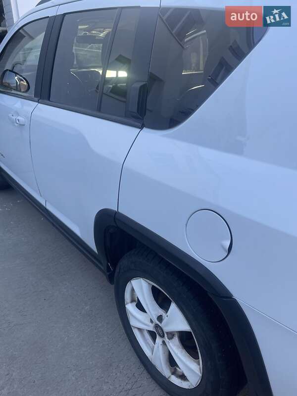 Внедорожник / Кроссовер Jeep Compass 2011 в Золотоноше