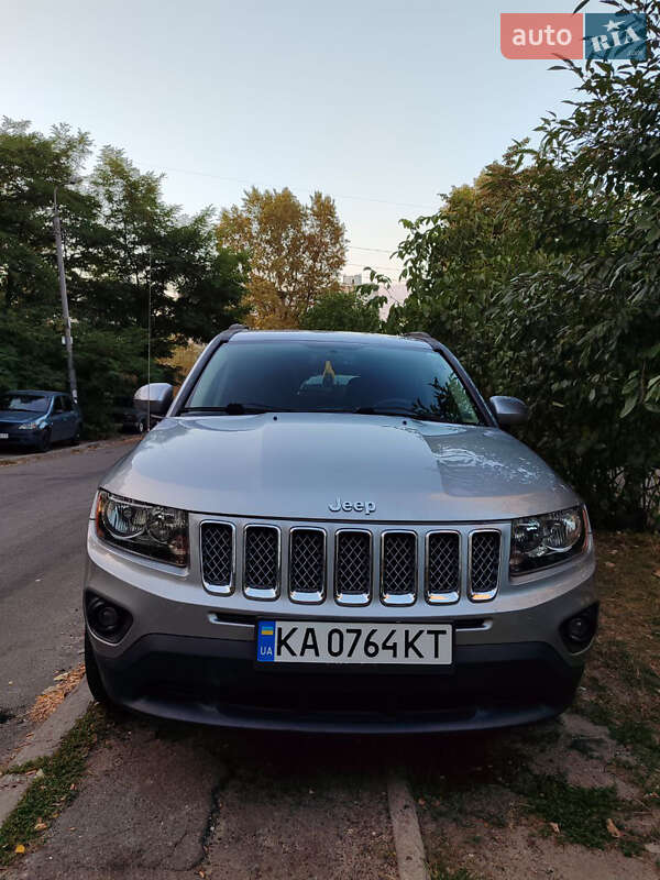 Внедорожник / Кроссовер Jeep Compass 2016 в 