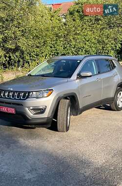 Внедорожник / Кроссовер Jeep Compass 2019 в 