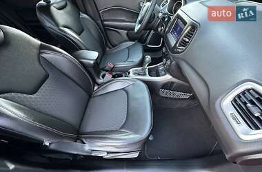 Позашляховик / Кросовер Jeep Compass 2018 в 