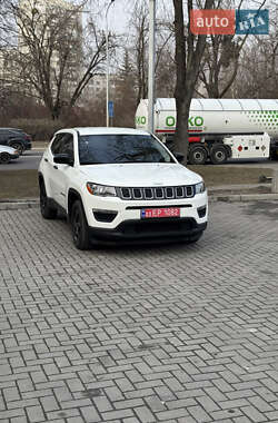 Внедорожник / Кроссовер Jeep Compass 2019 в 