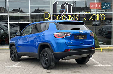 Внедорожник / Кроссовер Jeep Compass 2018 в 