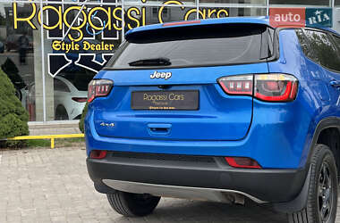 Внедорожник / Кроссовер Jeep Compass 2018 в 
