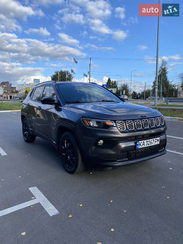 Внедорожник / Кроссовер Jeep Compass 2022 в Киеве
