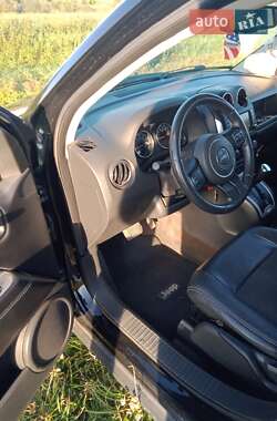 Внедорожник / Кроссовер Jeep Compass 2013 в 