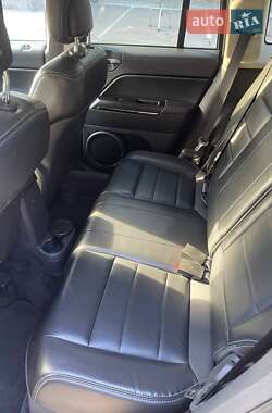 Внедорожник / Кроссовер Jeep Compass 2012 в 