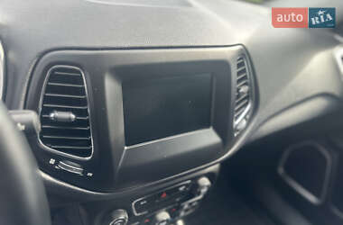 Внедорожник / Кроссовер Jeep Compass 2017 в 