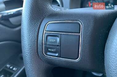 Внедорожник / Кроссовер Jeep Compass 2013 в 