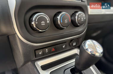 Внедорожник / Кроссовер Jeep Compass 2014 в 