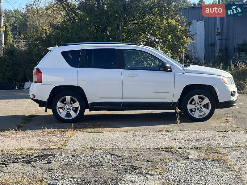 Внедорожник / Кроссовер Jeep Compass 2011 в Киеве