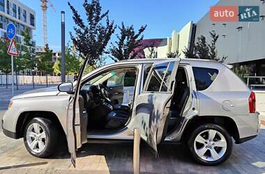 Внедорожник / Кроссовер Jeep Compass 2015 в 