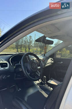 Внедорожник / Кроссовер Jeep Compass 2018 в 