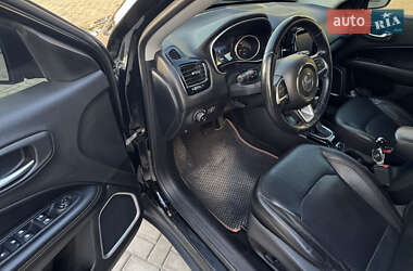 Внедорожник / Кроссовер Jeep Compass 2018 в 