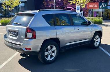 Внедорожник / Кроссовер Jeep Compass 2016 в 