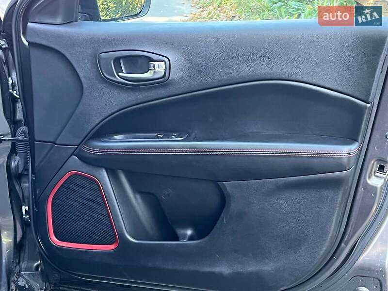 Внедорожник / Кроссовер Jeep Compass 2018 в Киеве фото 16 Внедорожник / Кроссовер Jeep Compass 2018 в Киеве