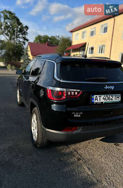 Внедорожник / Кроссовер Jeep Compass 2018 в 