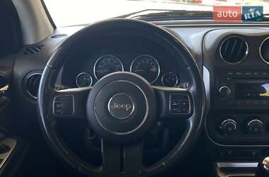 Внедорожник / Кроссовер Jeep Compass 2013 в 