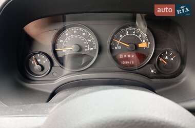 Внедорожник / Кроссовер Jeep Compass 2015 в 