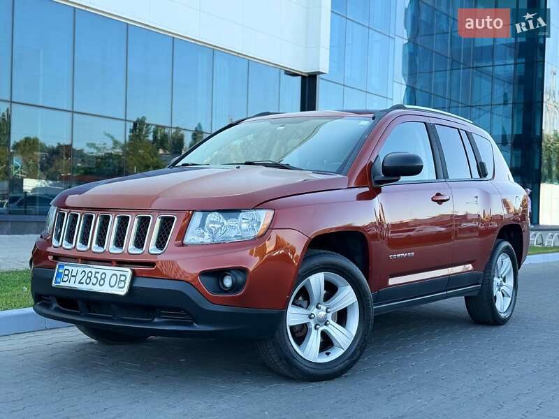 Внедорожник / Кроссовер Jeep Compass 2012 в 