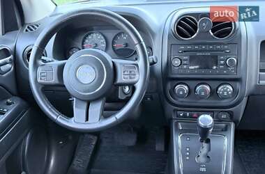Внедорожник / Кроссовер Jeep Compass 2012 в 