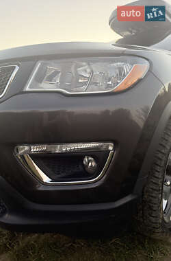 Внедорожник / Кроссовер Jeep Compass 2017 в 