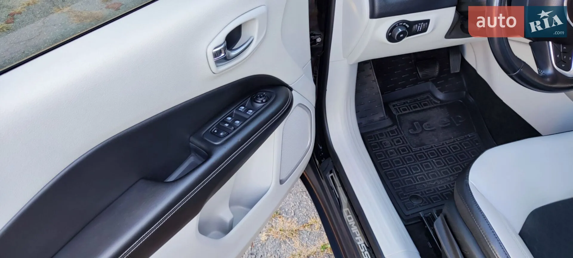 2019 Jeep Compass - мініатюра 2