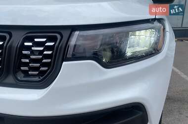 Внедорожник / Кроссовер Jeep Compass 2022 в 