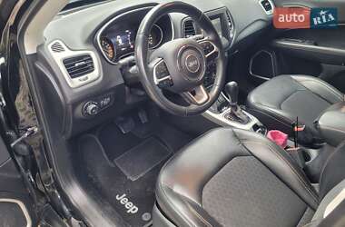 Внедорожник / Кроссовер Jeep Compass 2018 в 