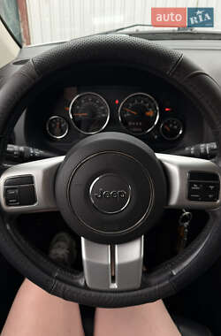 Внедорожник / Кроссовер Jeep Compass 2015 в 