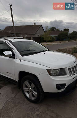 Внедорожник / Кроссовер Jeep Compass 2015 в 