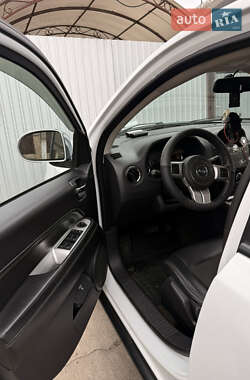 Внедорожник / Кроссовер Jeep Compass 2015 в 